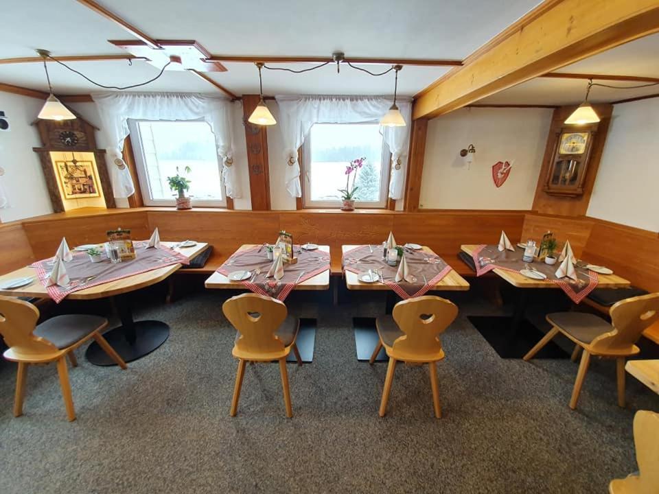 Gasthaus Zum Hirschen Furtwangen Exterior photo